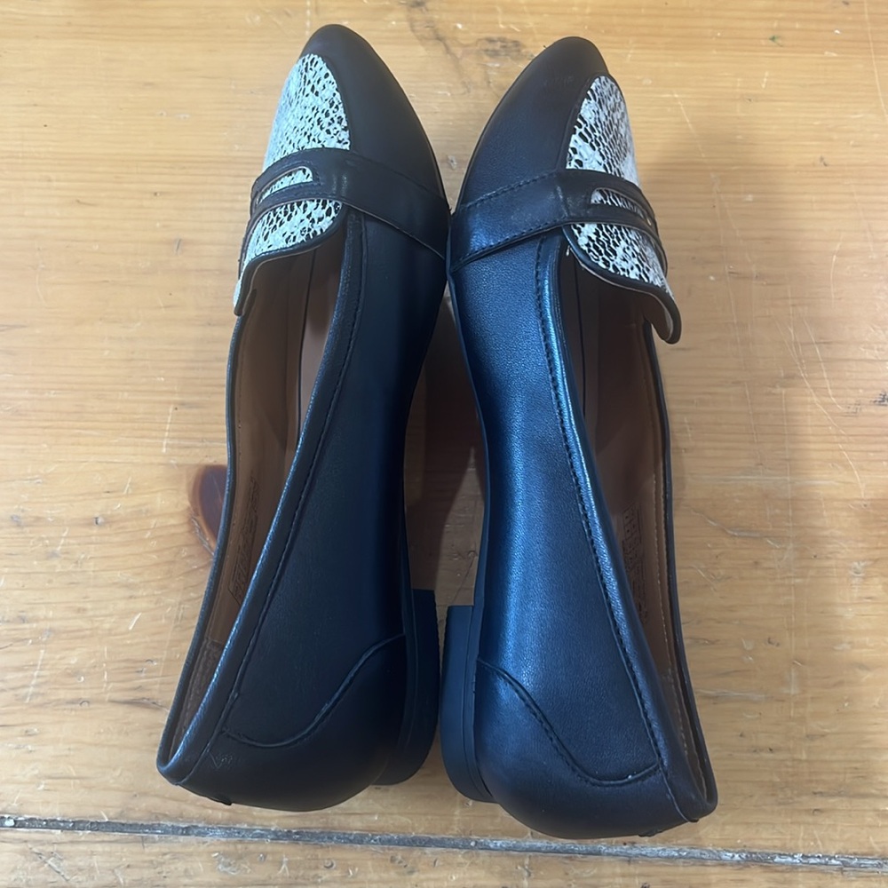 Vionic Slip On Flats - image 8